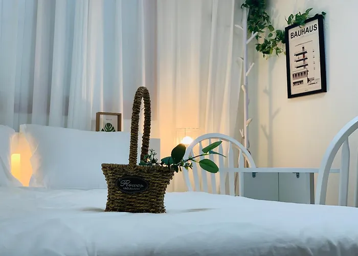 Sunny Sweet Home, Hongdae 마포 Seul
