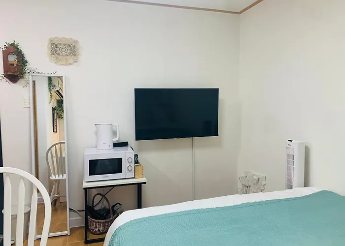 Sunny Sweet Home, Hongdae 마포 Seul